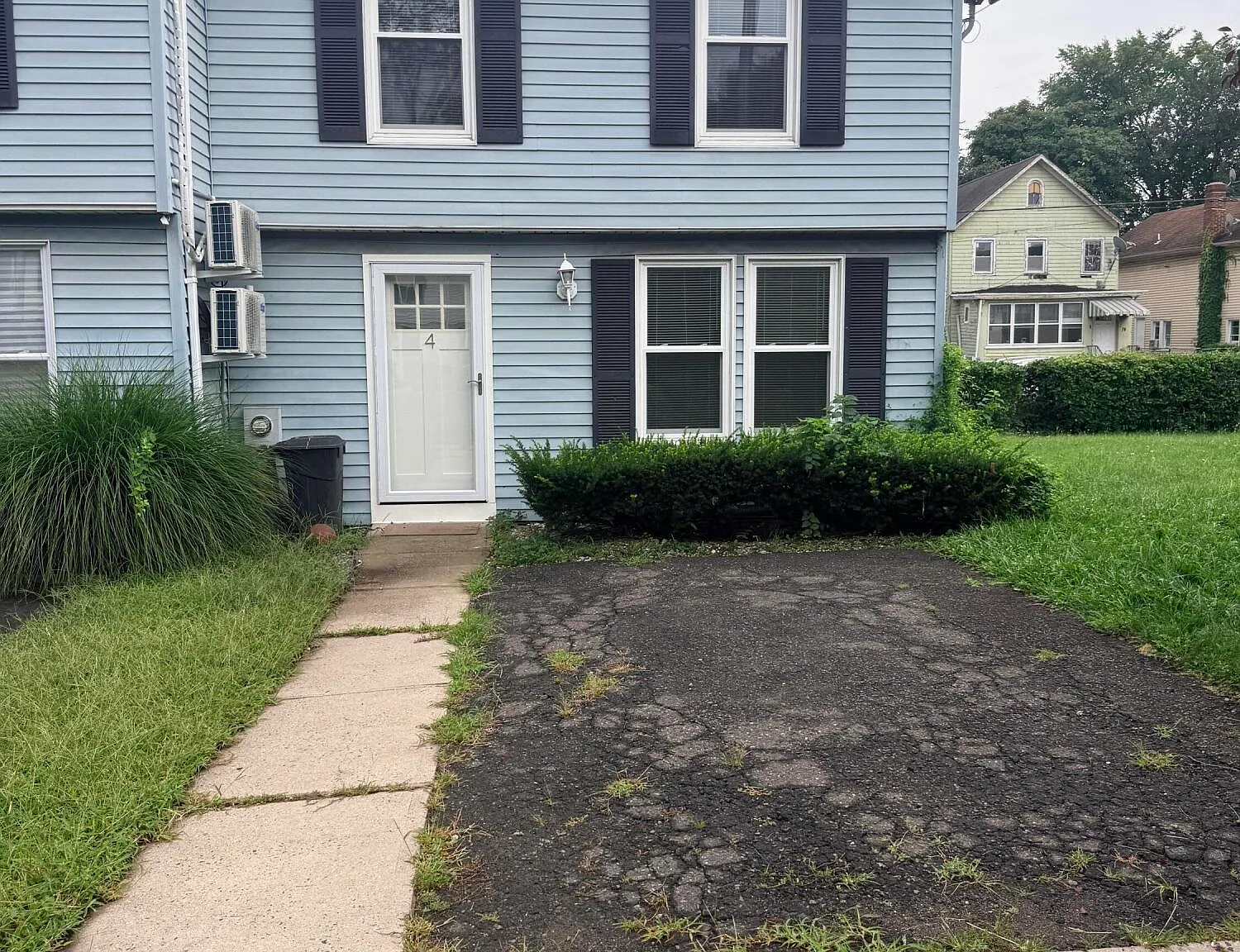 3 bed, 1.5 bath, 1080 sqft, $2,700 — Photo 1
