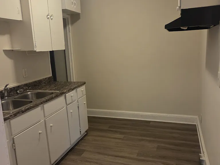 1 Woodmont Ln — Photo 8