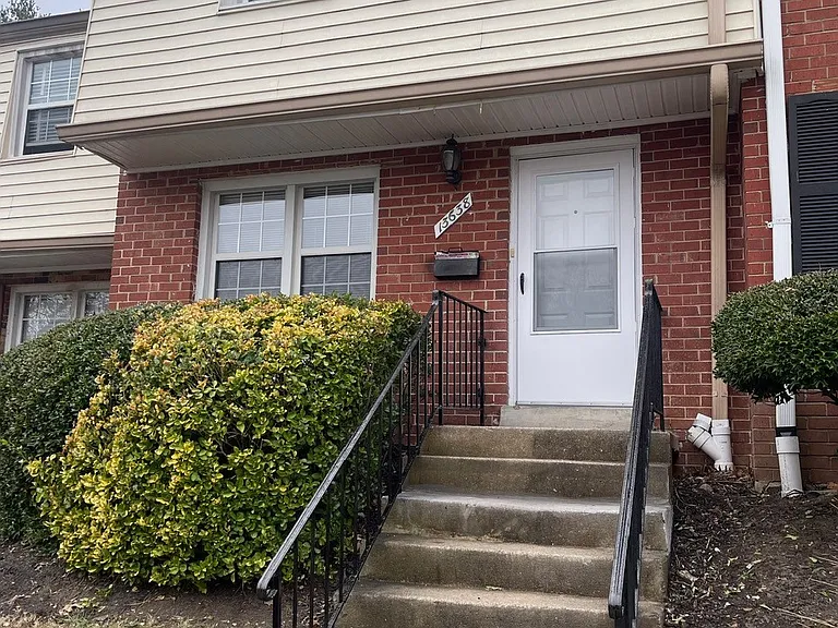 Longview — Photo 160
