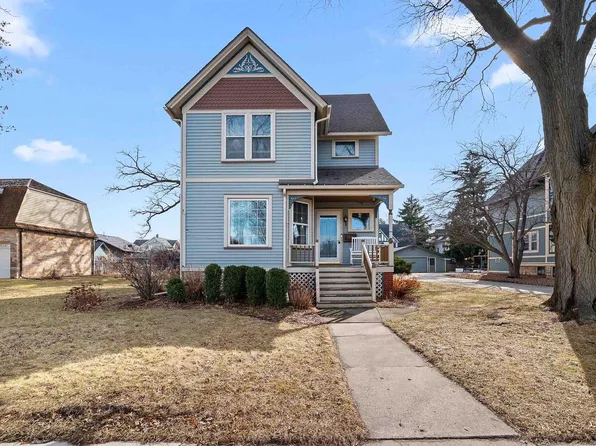 302 W Division St, Fond Du Lac, WI 54935