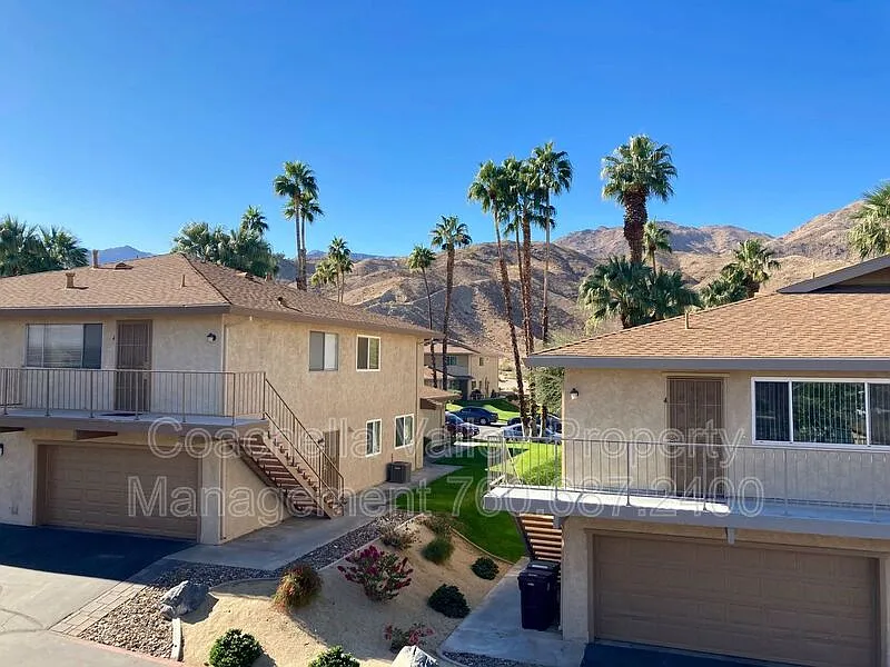2 bed, 1.0 bath, 924 sqft, $2,095 — Photo 2