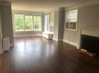 2312 Park Pl #2, Evanston, IL 60201