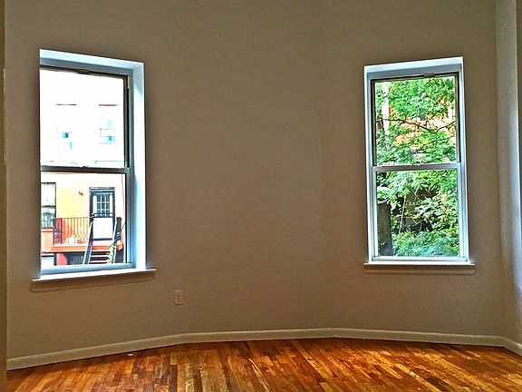 5th image of 213 W 121st St