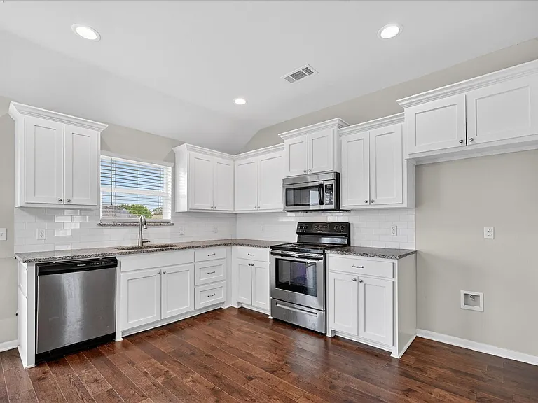 3408 Brookstone Dr — Photo 5