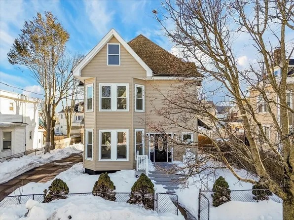 34 Winthrop St, Brockton, MA 02301