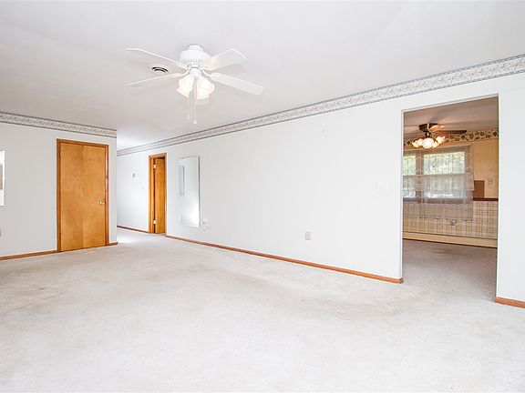 4th image of 350 Mayfair Dr