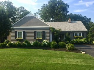 28922 Edgewood Rd, Bay Village, OH 44140