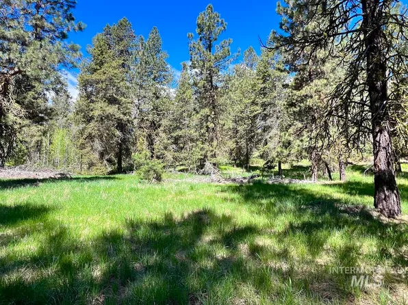 1497 Pine Ridge Dr, Cascade, ID 83611