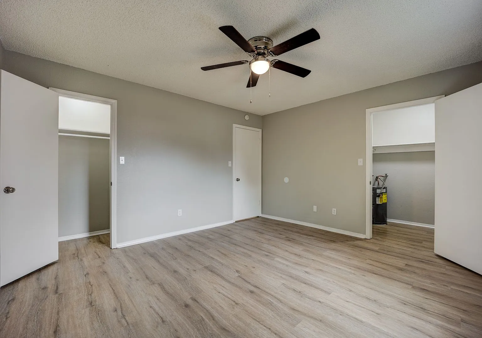The Cherry Tree: 1 & 2 Bedroom Apartments — Photo 2