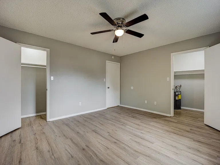 The Cherry Tree: 1 & 2 Bedroom Apartments — Photo 2