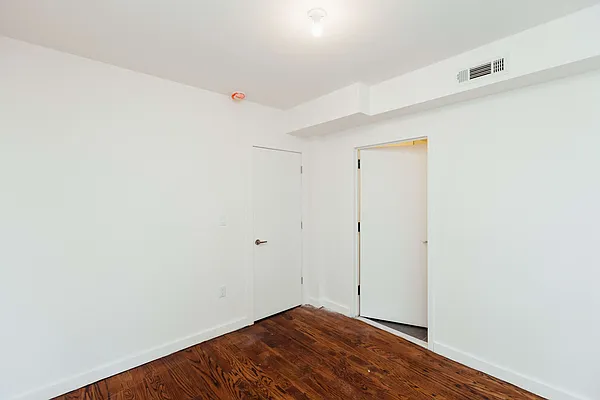 Rented by Nooklyn NYC LLC | media 19