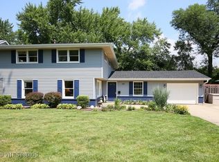 415 Geneva Pl, Wheaton, IL 60187