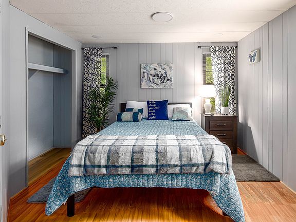Queen bed