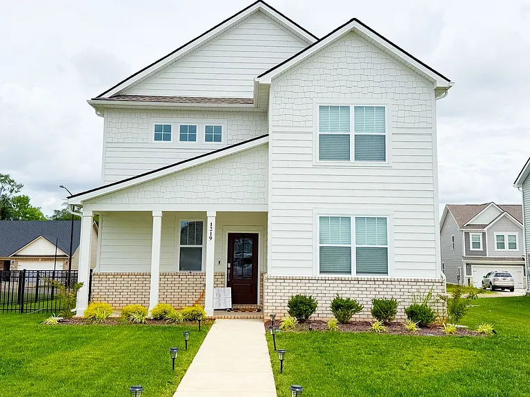 1219 Ross Farms Blvd — Photo 1