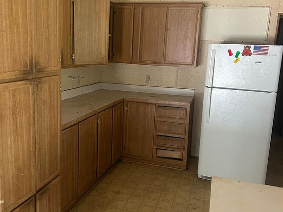 3rd image of 5822 Darby Ln