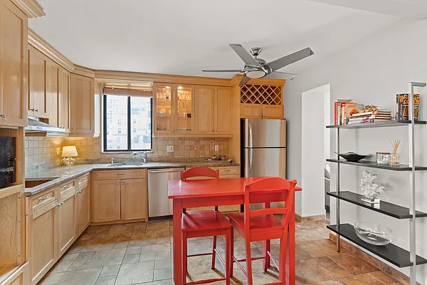 Rented by Sotheby's International Realty | media 4