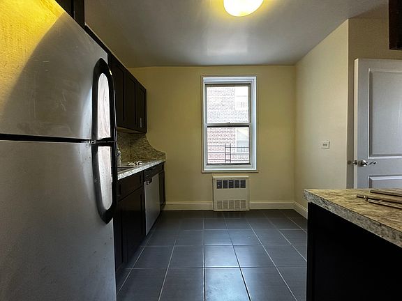 5th image of 16420 Highland Ave APT 6F