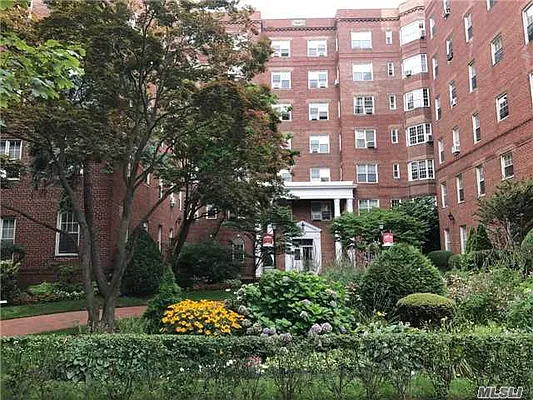 Sold by Lovett Realty, Inc. | media 8