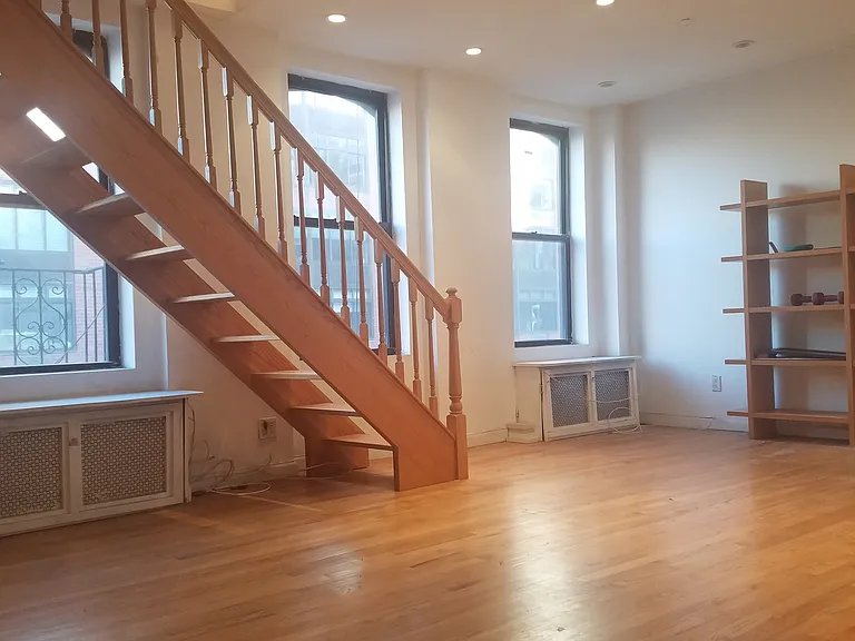 1202 Lexington Ave #D1 — Photo 1
