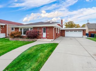 8738 S Fairfield Ave, Evergreen Park, IL 60805