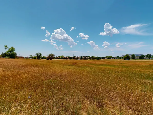 36 West St, Scottsbluff, NE 69361