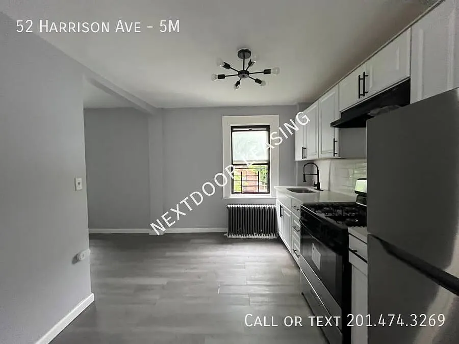 52 Harrison Ave — Photo 2
