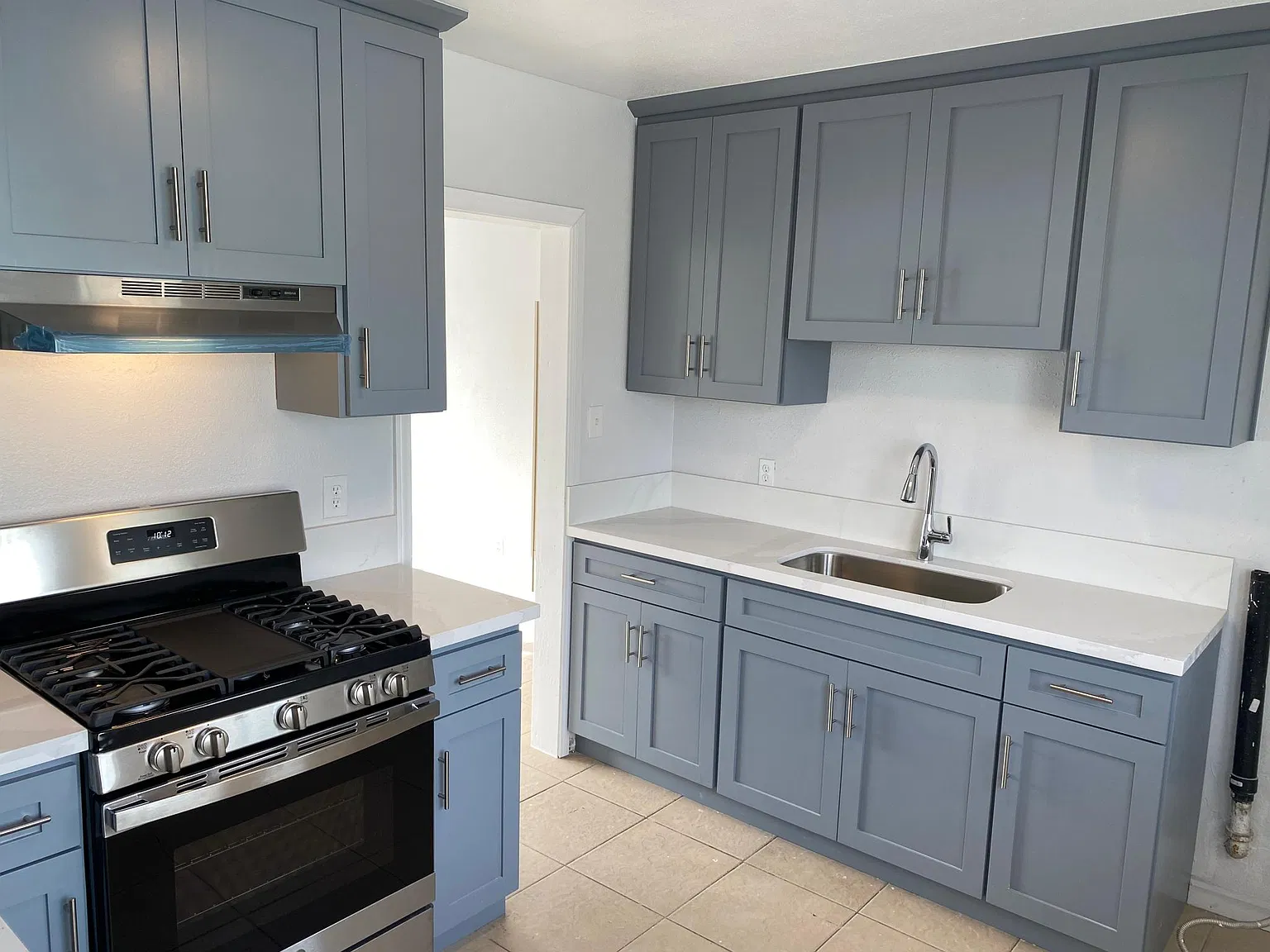 2 bed, 700 sqft, $2,495 — Photo 4