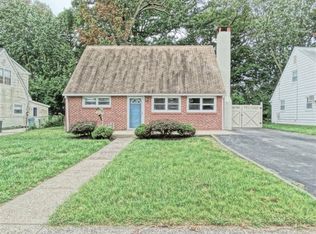 819 Quince Ln, Secane, PA 19018