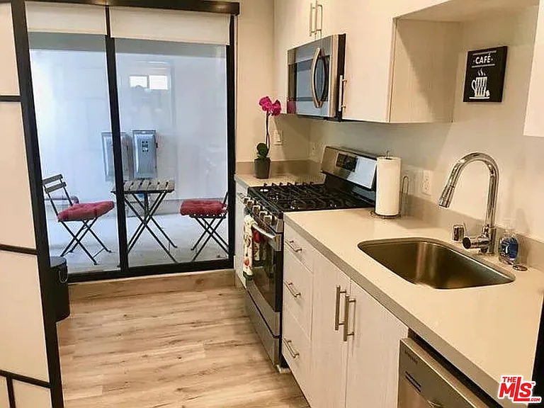 479 Washington Blvd #104 — Photo 8