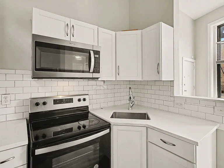 Colerain Apartments in Camp Washington — Photo 10