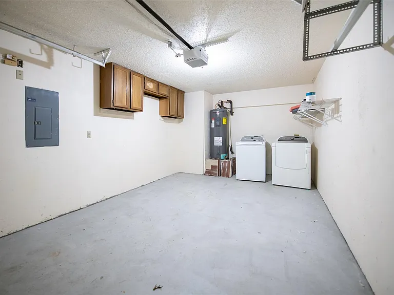 655 Cimarron Trl — Photo 16
