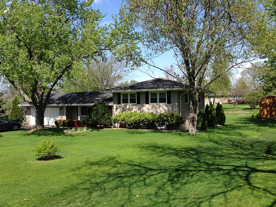 2nd image of 27 Royce Dr