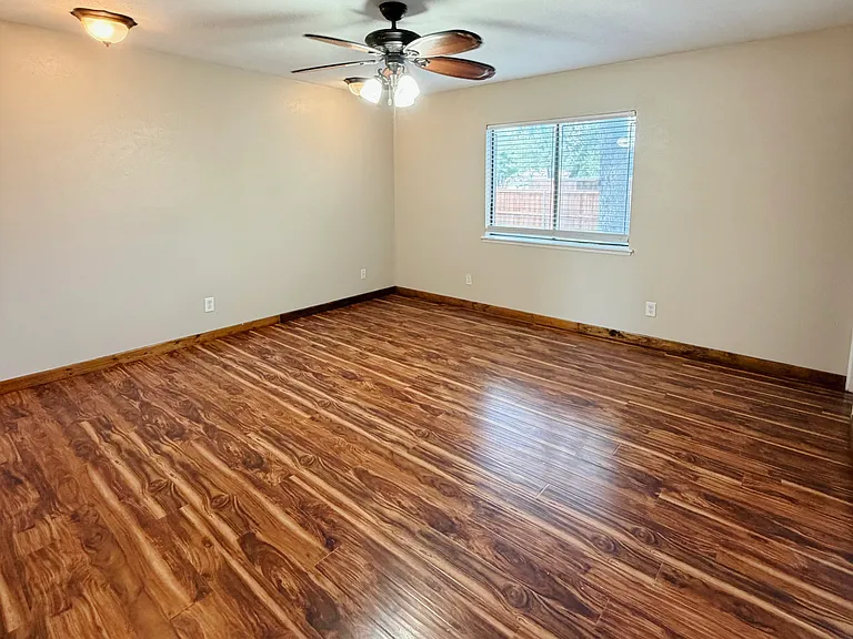 418 Woodcrest Way — Photo 7