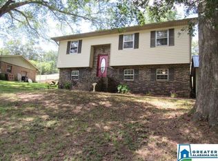 1607 Brackenrich Dr, Weaver, AL 36277