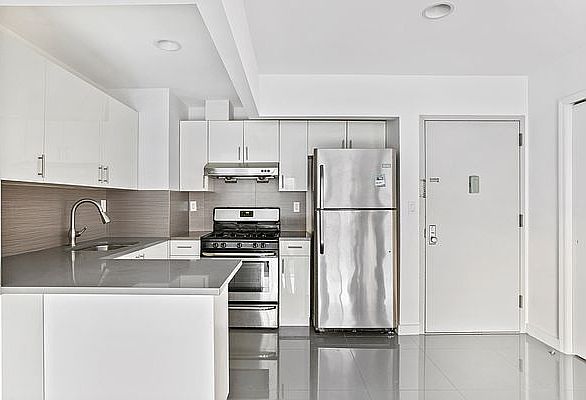1st image of 371 W 126th St APT 2A