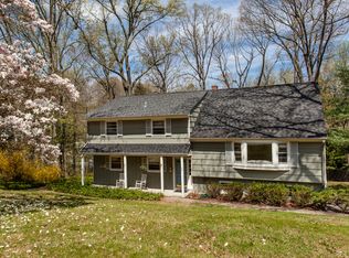40 Maple Ln, Essex Fells, NJ 07021