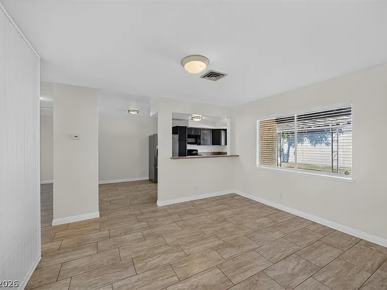 6834 Grandola Dr — Photo 10