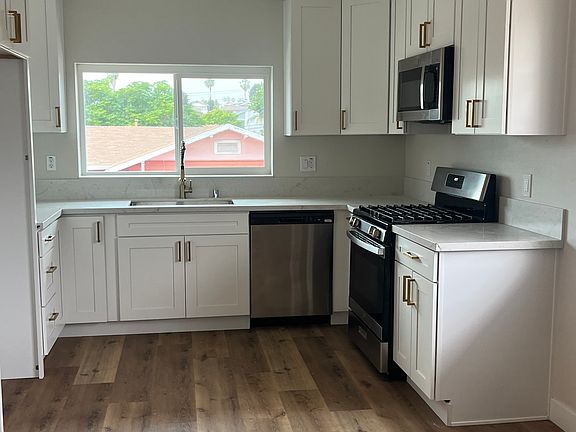 2nd image of 3851 Hemlock St