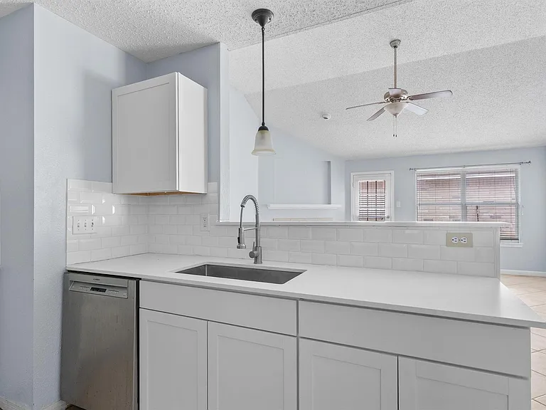 606 David Curry Dr — Photo 11