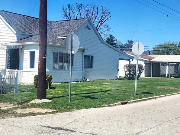 820 S B St, Elwood, IN 46036