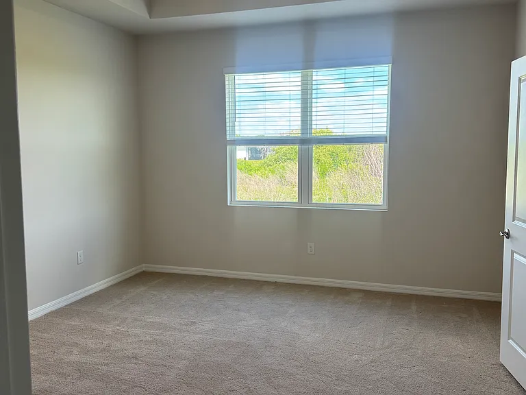719 157th Ct E — Photo 9