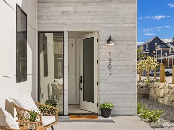 1302 Dragonfly Court, Chelan, WA 98816