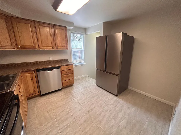 1333 E 41st Ave — Photo 7