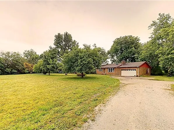 500 S 2nd St, Sheldon, MO 64784