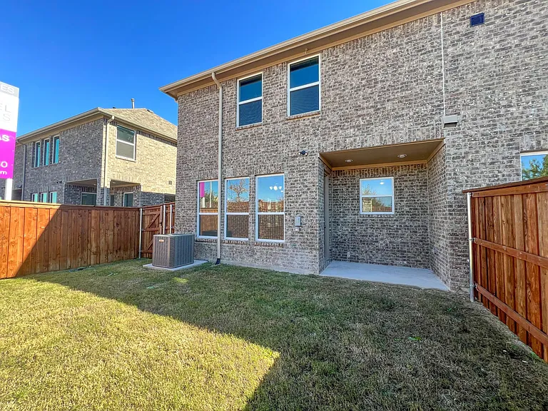 1715 Lisa Ct — Photo 10