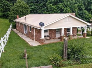 83 Bright Rd, Zirconia, NC 28790