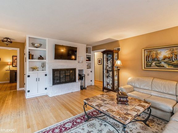 3rd image of 1326 Greenwood Ave