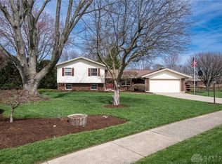 1051 Hyde Park Dr, Dayton, OH 45429