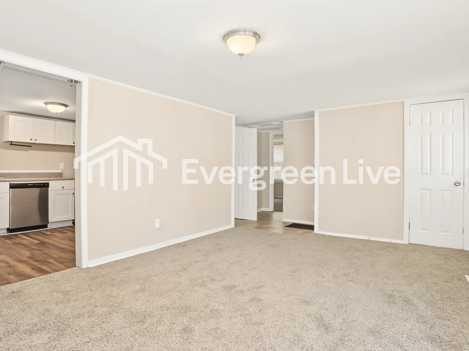 2 bed, 1.0 bath, 804 sqft, $1,345 — Photo 4