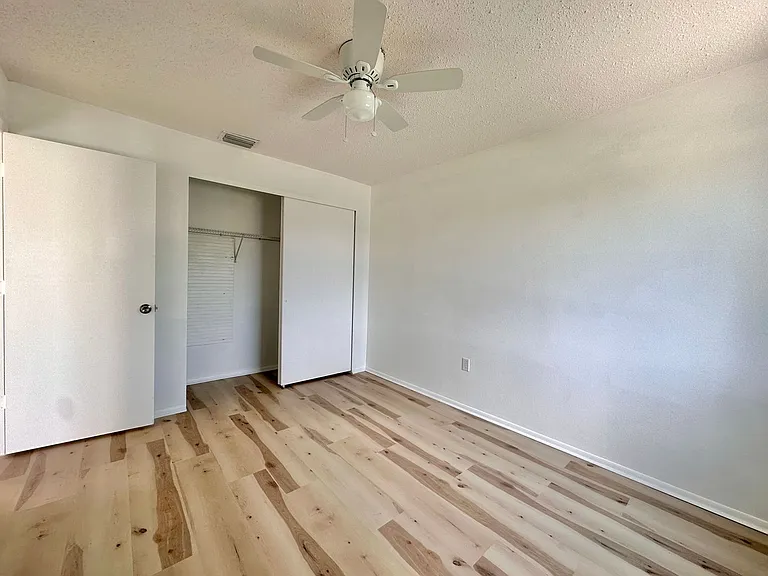 1001 W Marion Ave #9 — Photo 21